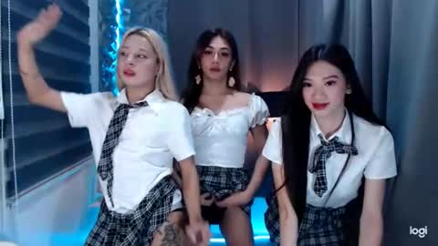 Snapshot of prettycumnotes69 chatting on January 2025 09:43:02 AM ASHLEY online show from January 2025 09:43:02 AM