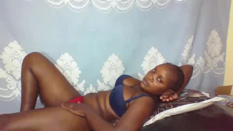 Snapshot of prettydarkskin002 chatting on September 2025 10:15:01 AM SHANIA online show from September 2025 10:15:01 AM