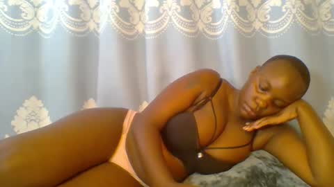 Snapshot of prettydarkskin002 chatting on April 2026 11:04:02 AM SHANIA online show from April 2026 11:04:02 AM