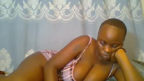 Snapshot of prettydarkskin002 chatting on May 2026 08:14:02 PM SHANIA online show from May 2026 08:14:02 PM