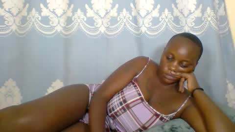 Snapshot of prettydarkskin002 chatting on May 2026 09:32:02 PM SHANIA online show from May 2026 09:32:02 PM