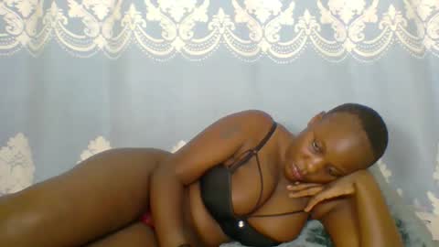Snapshot of prettydarkskin002 chatting on May 2026 09:00:02 PM SHANIA online show from May 2026 09:00:02 PM