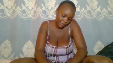 Snapshot of prettydarkskin002 chatting on May 2026 09:39:02 AM SHANIA online show from May 2026 09:39:02 AM