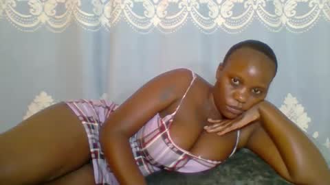 Snapshot of prettydarkskin002 chatting on May 2026 10:33:02 AM SHANIA online show from May 2026 10:33:02 AM