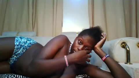 Snapshot of prettydulce chatting on October 2025 03:35:01 PM prettydulce online show from October 2025 03:35:01 PM