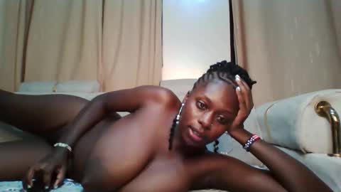 Snapshot of prettydulce chatting on November 2025 03:46:02 PM prettydulce online show from November 2025 03:46:02 PM