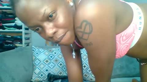 PrettyEla online show from October 2025 11:46:01 PM