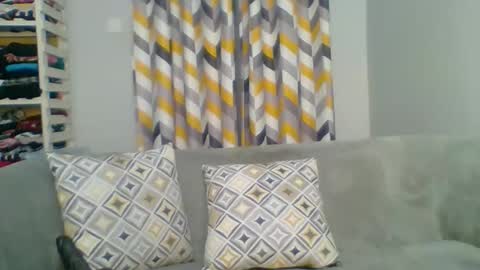 Snapshot of prettyela chatting on March 2026 11:31:02 PM PrettyEla online show from March 2026 11:31:02 PM