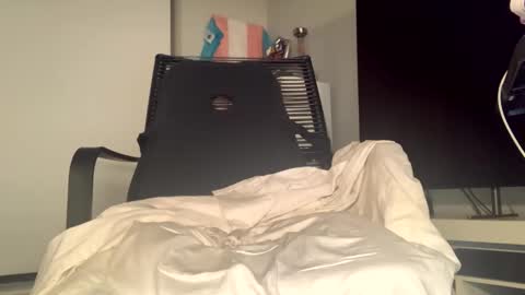 Pretty or Flacka  online show from March 2026 07:15:01 AM