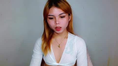 Snapshot of prettyjulian chatting on December 2024 08:00:01 AM SEXY JULIA online show from December 2024 08:00:01 AM