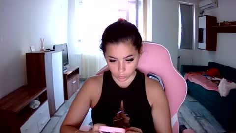 prettyjulliette online show from September 2025 03:02:01 PM