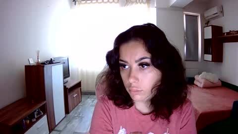 prettyjulliette online show from September 2025 10:31:01 AM