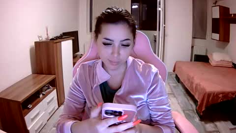 prettyjulliette online show from October 2025 04:04:02 PM