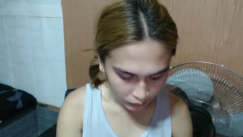 Snapshot of prettykate_04 chatting on January 2025 05:05:01 PM Kate online show from January 2025 05:05:01 PM