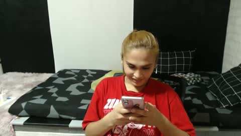 Snapshot of prettykate_04 chatting on February 2025 09:35:02 AM Kate online show from February 2025 09:35:02 AM