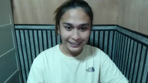 Snapshot of prettykate_04 chatting on October 2025 02:25:01 PM Kate online show from October 2025 02:25:01 PM