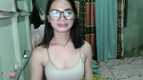 prettykhelcy online show from April 2026 01:49:02 PM