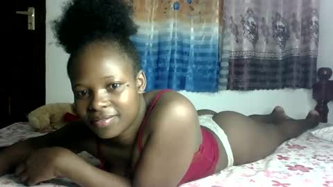 Snapshot of prettymelly_ chatting on February 2025 01:22:01 AM Melly online show from February 2025 01:22:01 AM