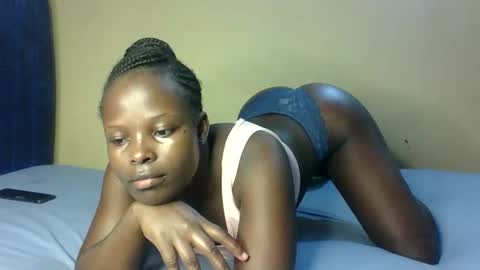 Snapshot of prettymelly_ chatting on October 2025 06:08:01 PM Melly online show from October 2025 06:08:01 PM