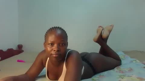 Snapshot of prettymelly_ chatting on April 2026 12:35:02 AM Melly online show from April 2026 12:35:02 AM