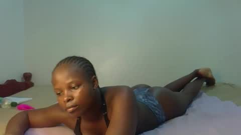 Snapshot of prettymelly_ chatting on April 2026 06:58:01 PM Melly online show from April 2026 06:58:01 PM