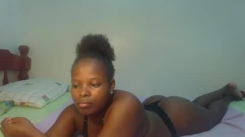 Snapshot of prettymelly_ chatting on June 2026 12:22:02 AM Melly online show from June 2026 12:22:02 AM
