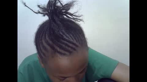 Snapshot of prettyqueenn1 chatting on December 2024 06:50:01 PM sharon online show from December 2024 06:50:01 PM