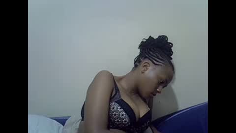 Snapshot of prettyqueenn1 chatting on January 2025 12:27:02 PM sharon online show from January 2025 12:27:02 PM