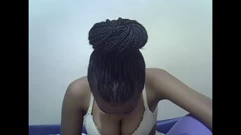 Snapshot of prettyqueenn1 chatting on January 2025 11:30:02 AM sharon online show from January 2025 11:30:02 AM