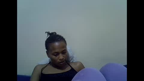 Snapshot of prettyqueenn1 chatting on February 2025 08:19:01 PM sharon online show from February 2025 08:19:01 PM