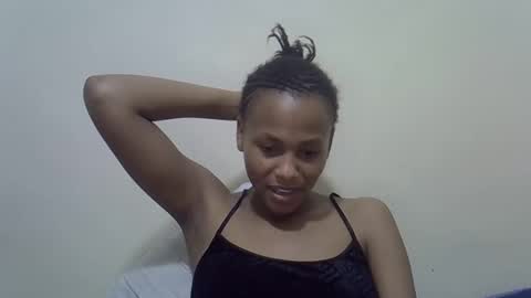 Snapshot of prettyqueenn1 chatting on February 2025 09:40:01 PM sharon online show from February 2025 09:40:01 PM