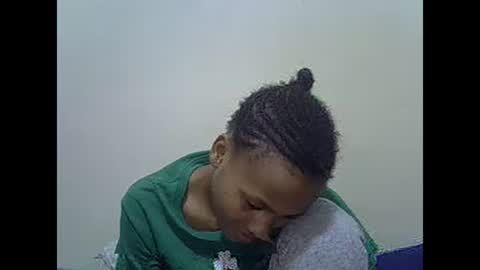 Snapshot of prettyqueenn1 chatting on February 2025 09:48:02 PM sharon online show from February 2025 09:48:02 PM