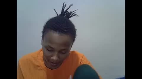 Snapshot of prettyqueenn1 chatting on February 2025 06:52:01 PM sharon online show from February 2025 06:52:01 PM