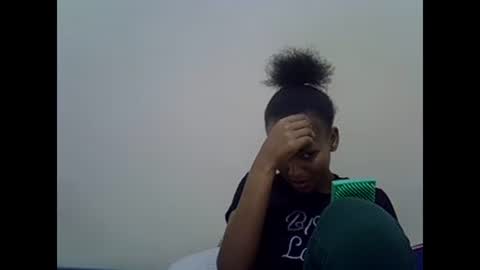 Snapshot of prettyqueenn1 chatting on February 2025 08:11:02 PM sharon online show from February 2025 08:11:02 PM