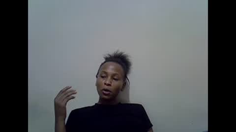 Snapshot of prettyqueenn1 chatting on March 2025 10:31:02 PM sharon online show from March 2025 10:31:02 PM