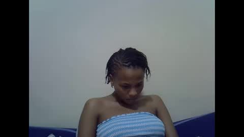 Snapshot of prettyqueenn1 chatting on March 2025 07:07:02 PM sharon online show from March 2025 07:07:02 PM