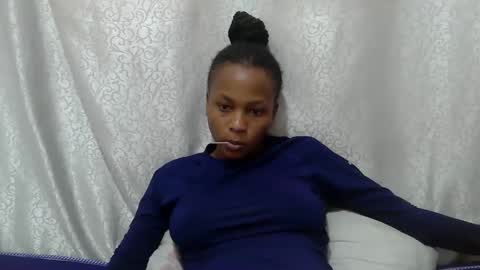 Snapshot of prettyqueenn1 chatting on December 2025 12:23:02 PM sharon online show from December 2025 12:23:02 PM