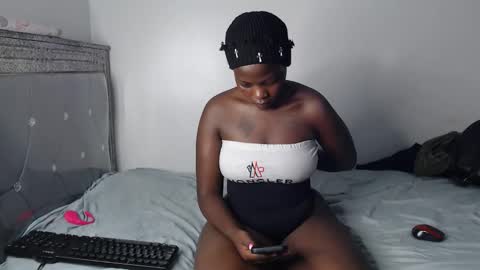 prettysmiles1 online show from September 2025 05:30:01 AM