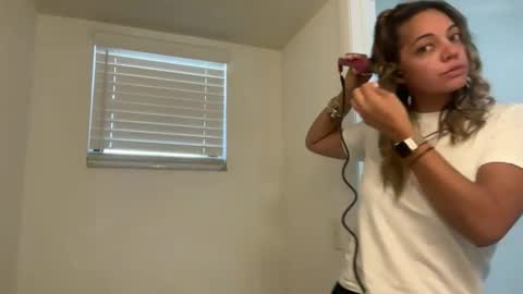 prettyyykittyyy22 online show from February 2026 05:31:01 PM