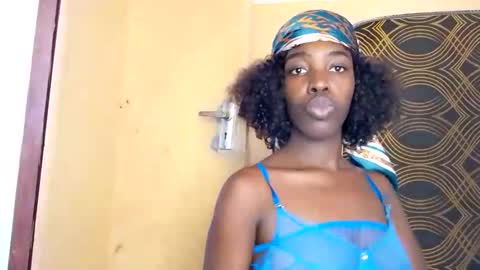 prettyzuzu online show from November 2025 07:51:01 AM