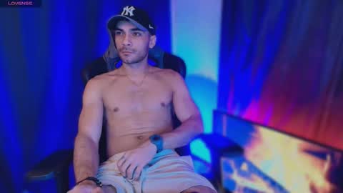 pridelgtbi online show from November 2025 12:25:01 AM