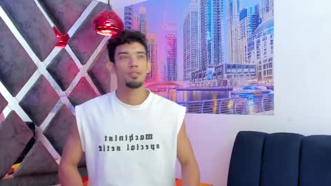 prince_arthur77 online show from November 2025 01:22:02 PM