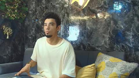 prince_arthur77 online show from November 2025 02:43:02 PM