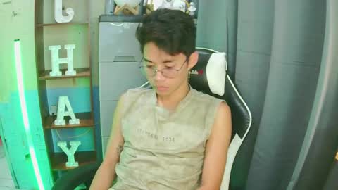 Snapshot of prince_harrison chatting on December 2025 09:52:02 PM prince_harrison online show from December 2025 09:52:02 PM