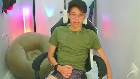 Snapshot of prince_harrison chatting on February 2026 11:01:02 PM prince_harrison online show from February 2026 11:01:02 PM