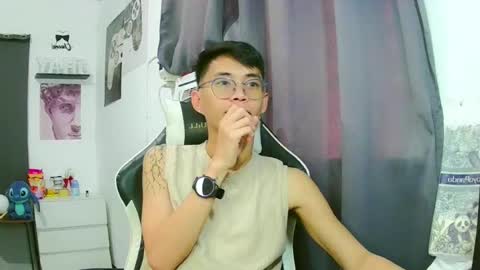 Snapshot of prince_harrison chatting on August 2026 01:27:01 AM prince_harrison online show from August 2026 01:27:01 AM