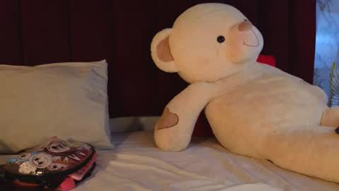 Snapshot of prince_poppy_ chatting on November 2025 08:43:01 PM PRINCEPOPPY online show from November 2025 08:43:01 PM