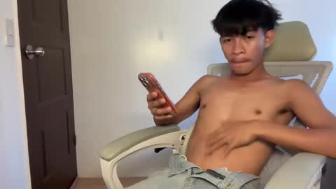 Snapshot of princecharlotte chatting on April 2026 01:03:01 AM Charls online show from April 2026 01:03:01 AM