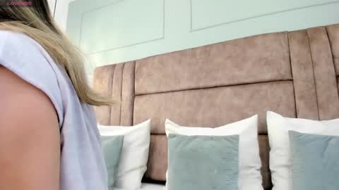 Paris online show from February 2025 11:33:01 AM