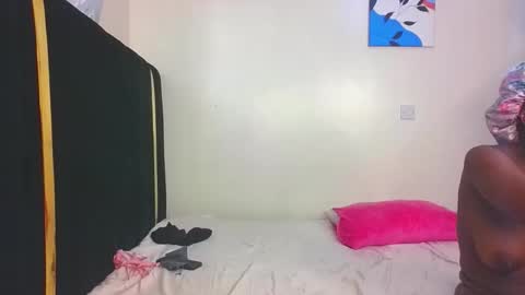 Snapshot of princess_bee1 chatting on November 2025 07:56:01 AM princess online show from November 2025 07:56:01 AM